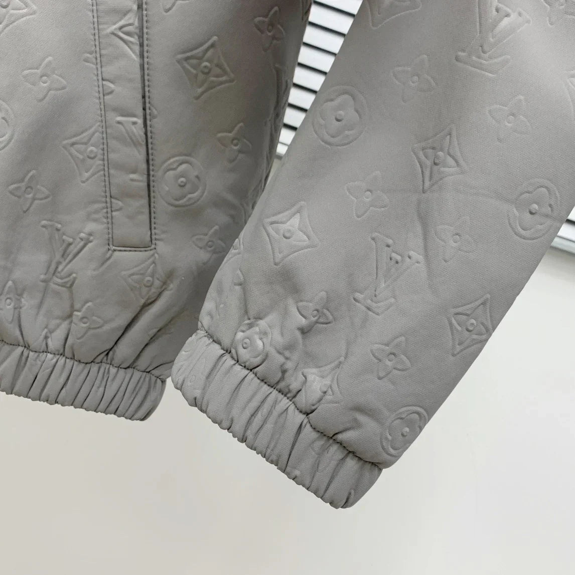 Top Embossed Casual Suit 1024121816