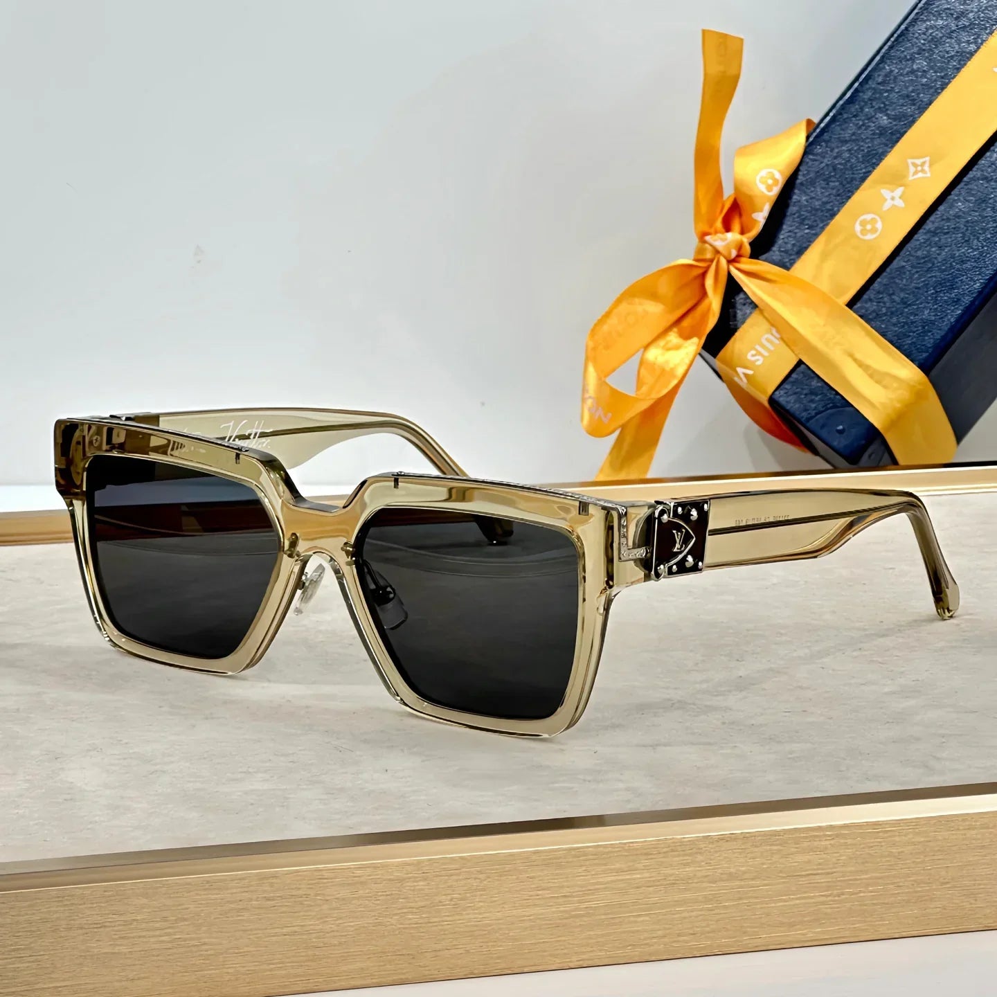 Luxury Fashion Sunglasses 1025030622