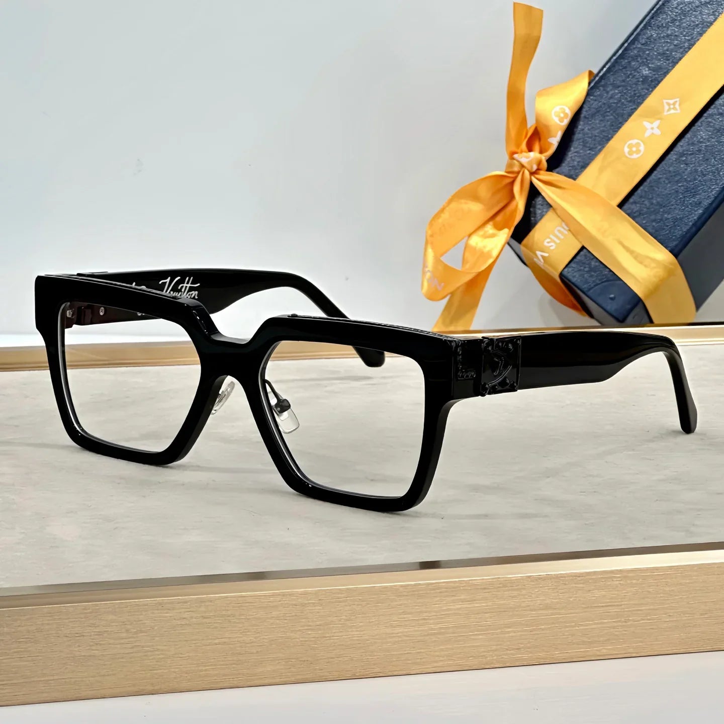 Luxury Fashion Sunglasses 1025030622