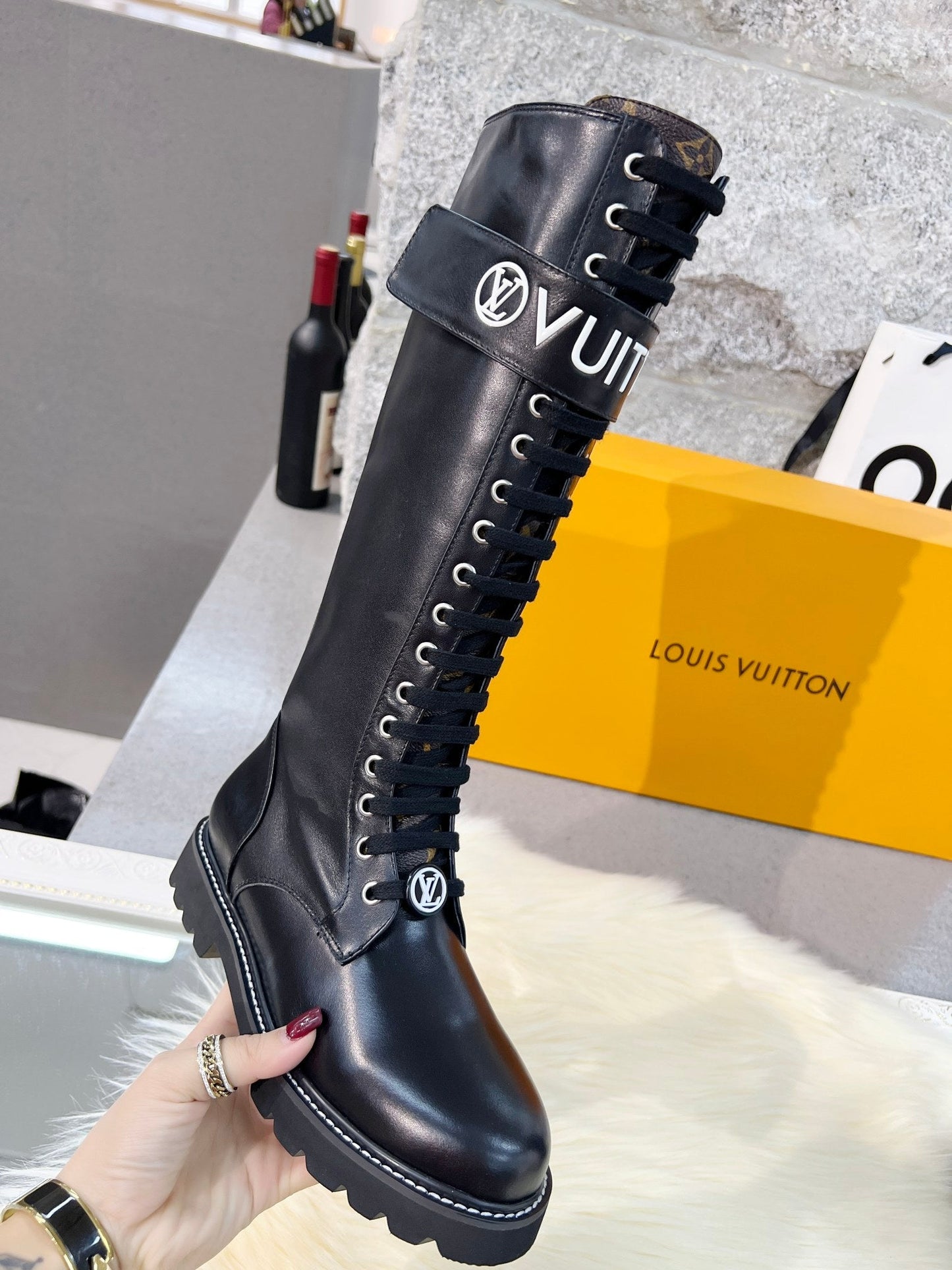 LV 24 autumn and winter adjustable Velcro boots 1824112601