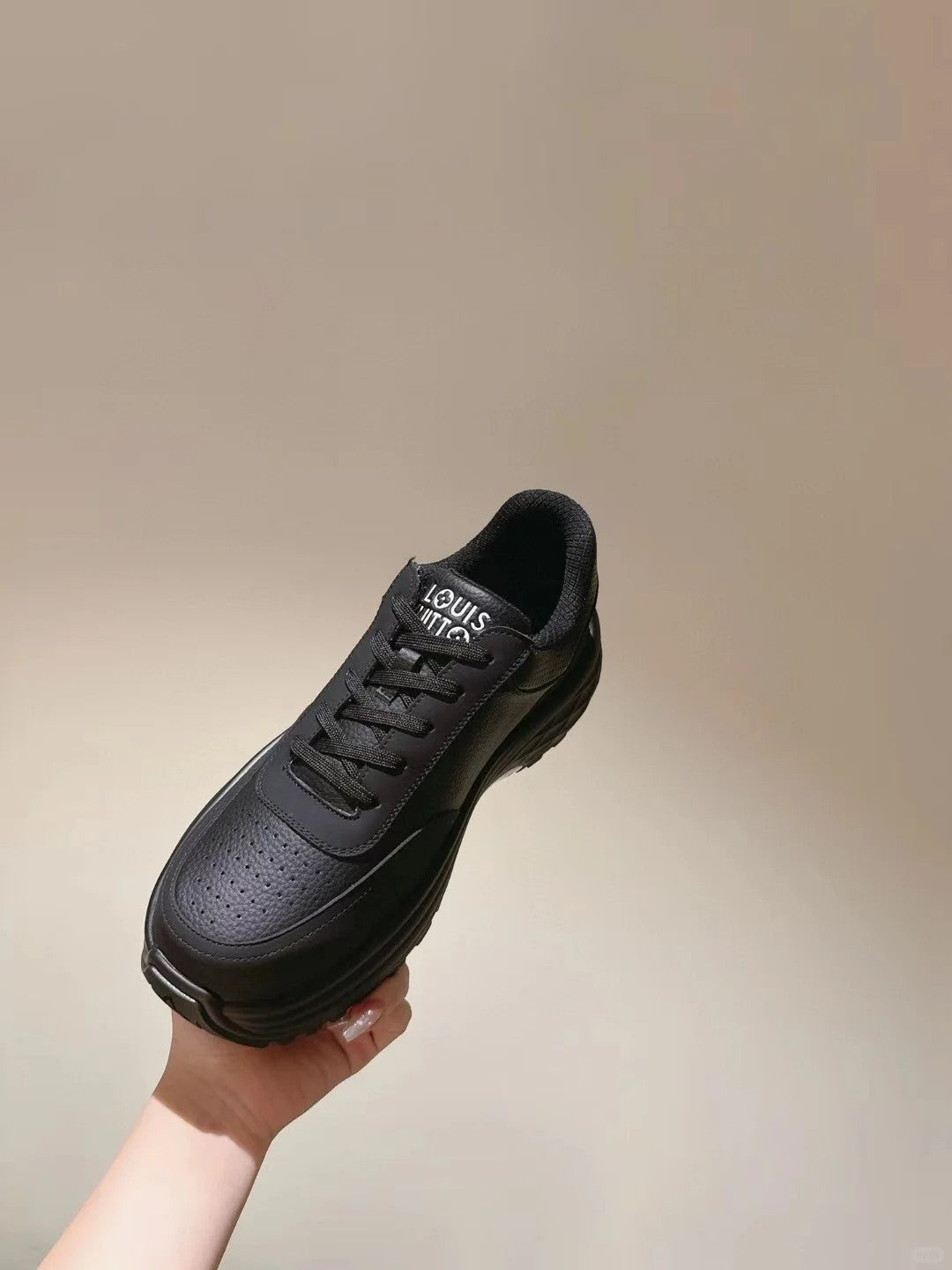 LV DISCOVERY Monk sneakers 1824122703