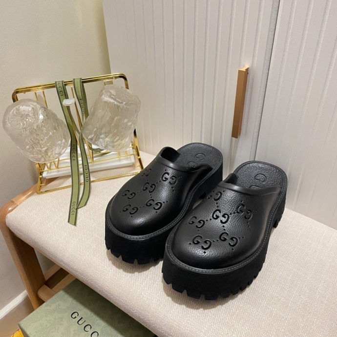 Fashion new platform hole shoes PD1023072002