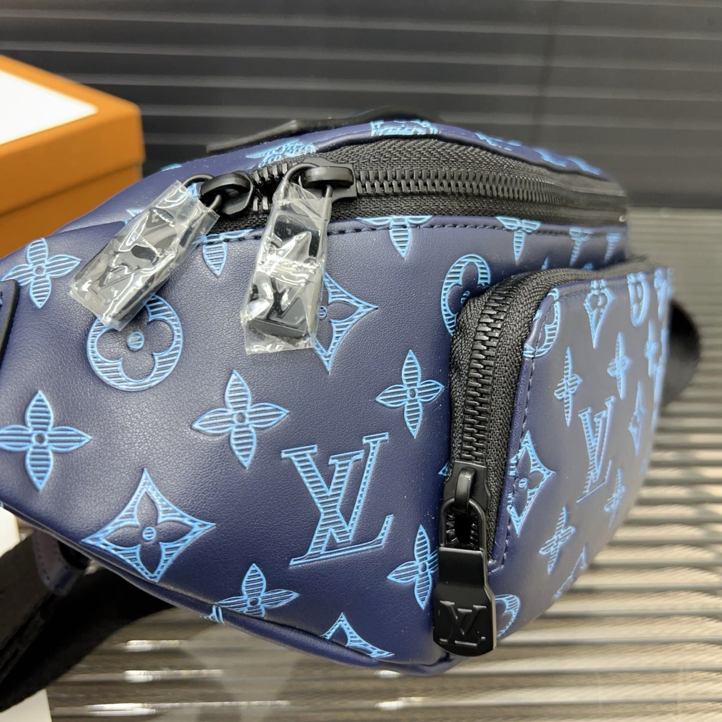 LV Bumbag Crossbody chest bag 1825052311