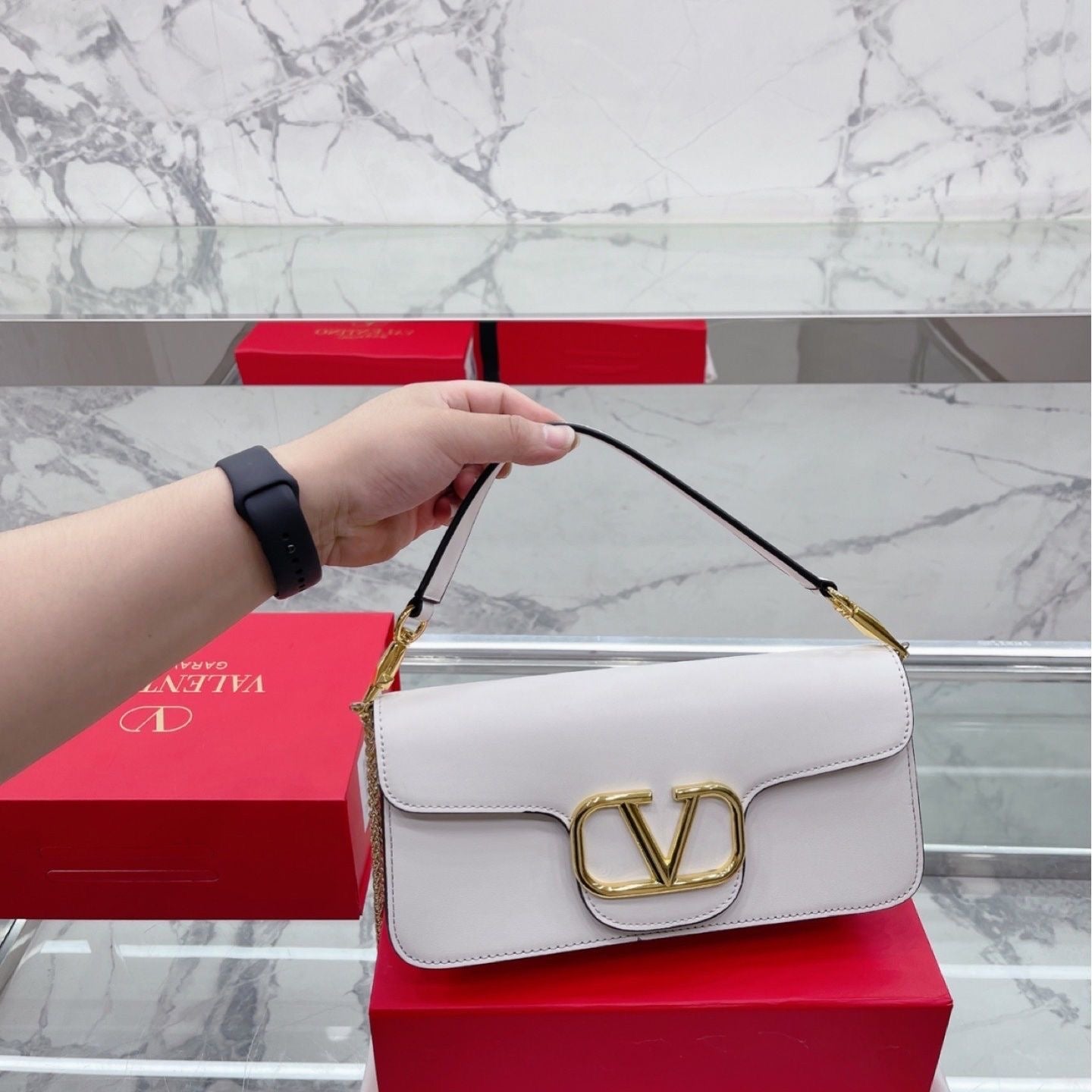 Gold Label V logo small square bag PD0620230802