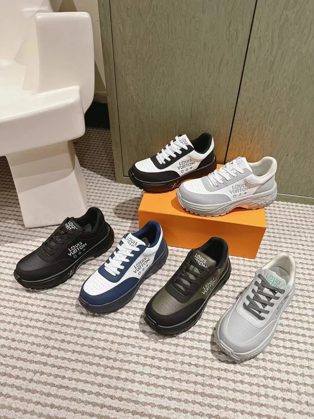 LV DISCOVERY Monk sneakers 1824122703