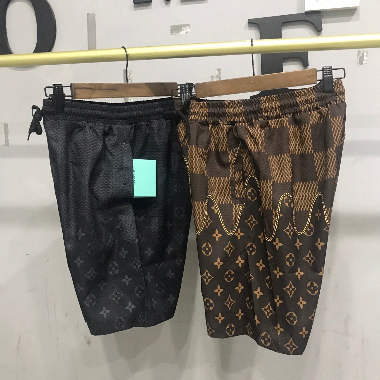 Men's Luxurious V Logo Quick Dry Shorts