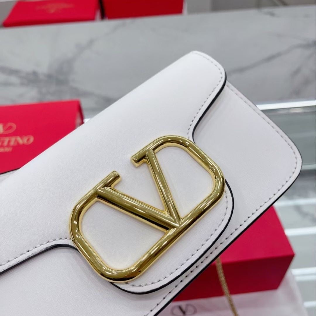 Gold Label V logo small square bag PD0620230802