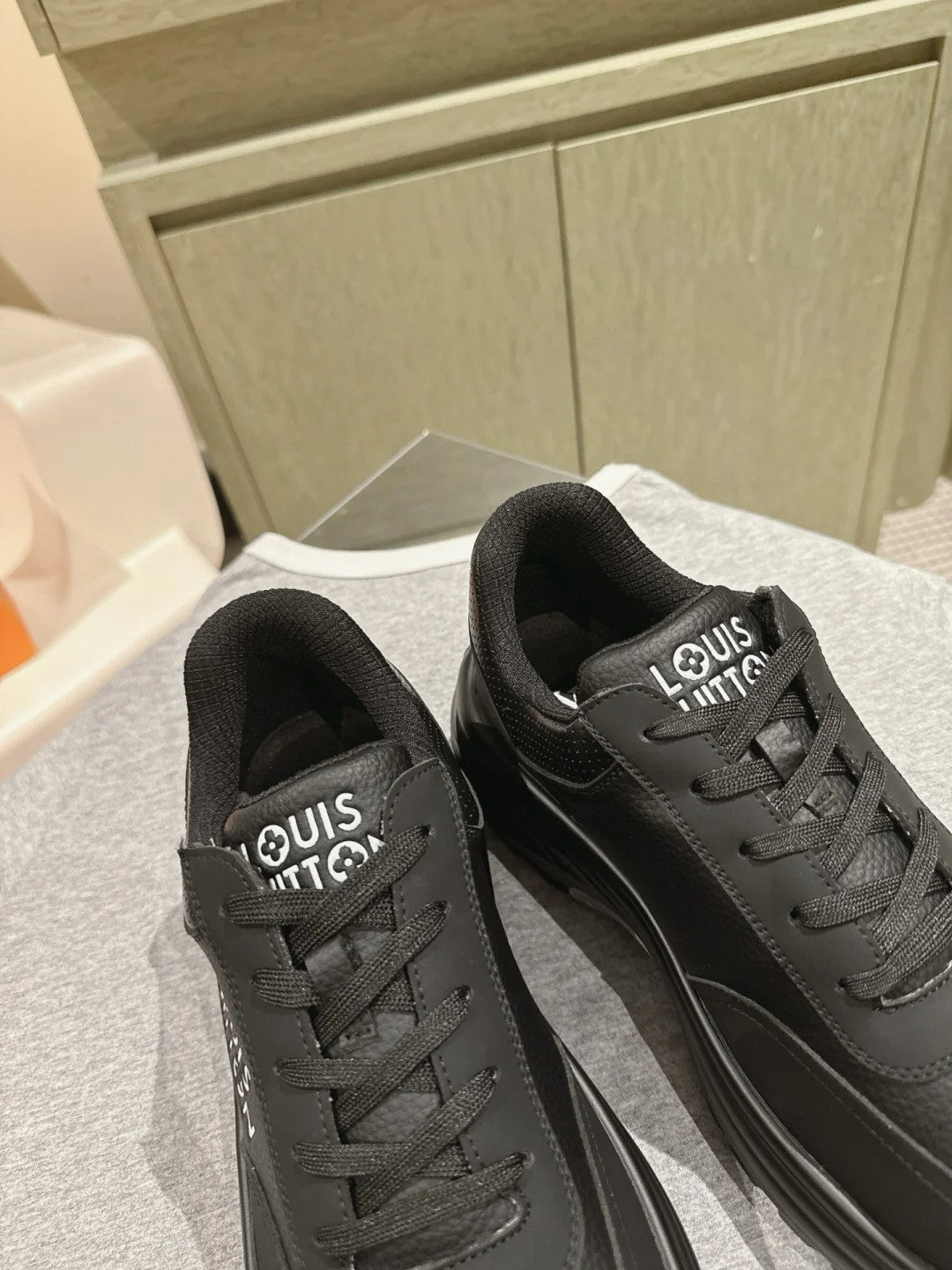 LV DISCOVERY Monk sneakers 1824122703
