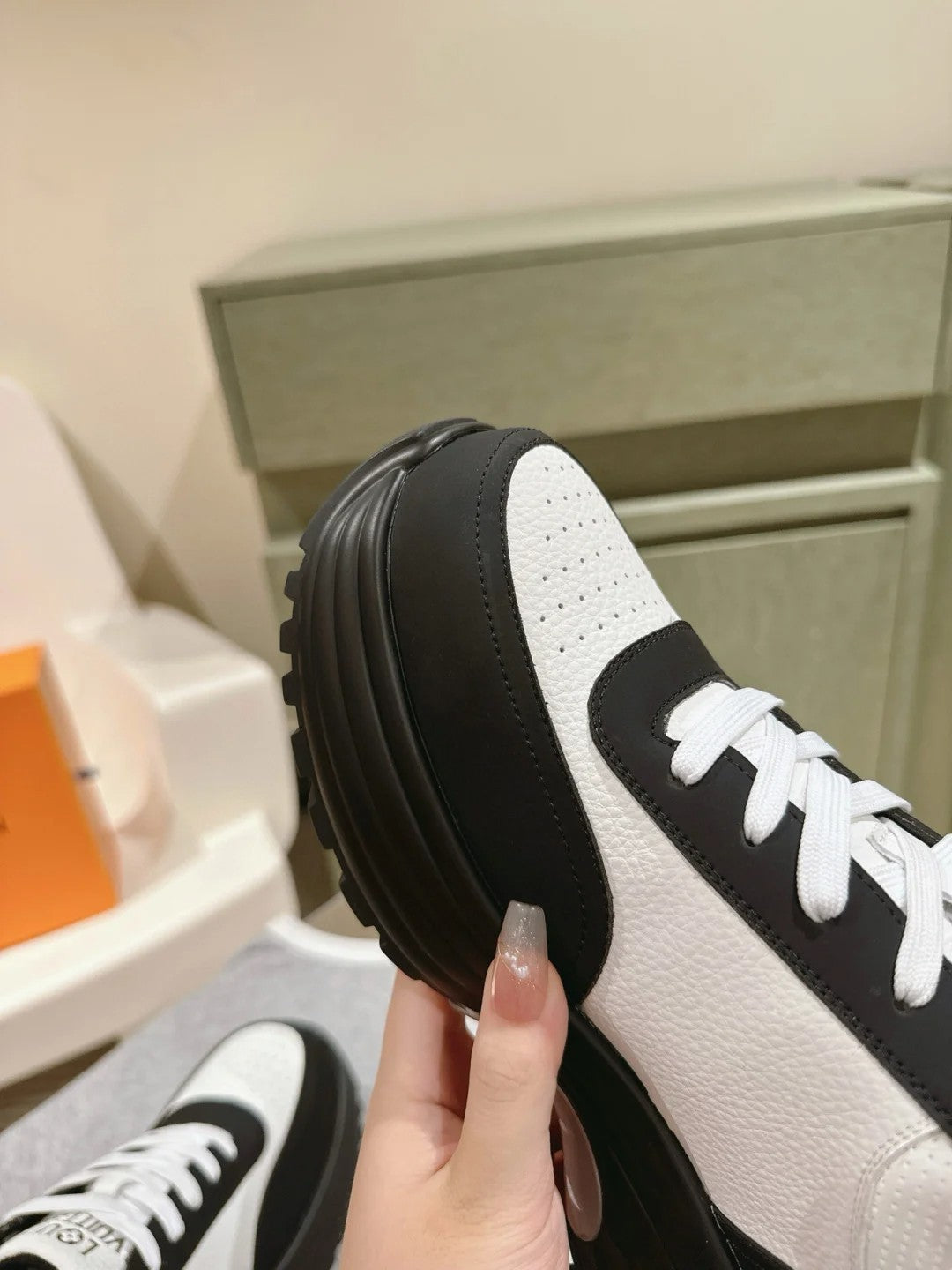 LV DISCOVERY Monk sneakers 1824122703