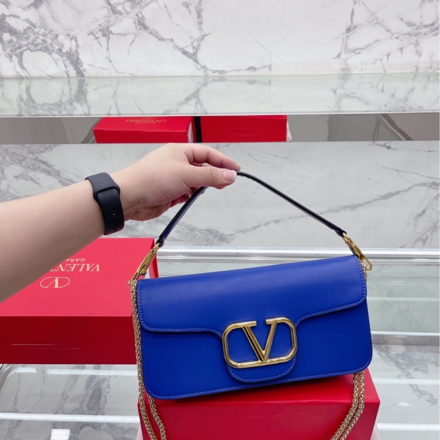 Gold Label V logo small square bag PD0620230802