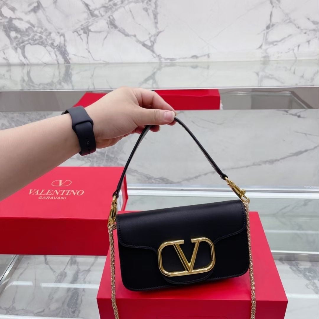 Gold Label V logo small square bag PD0620230802