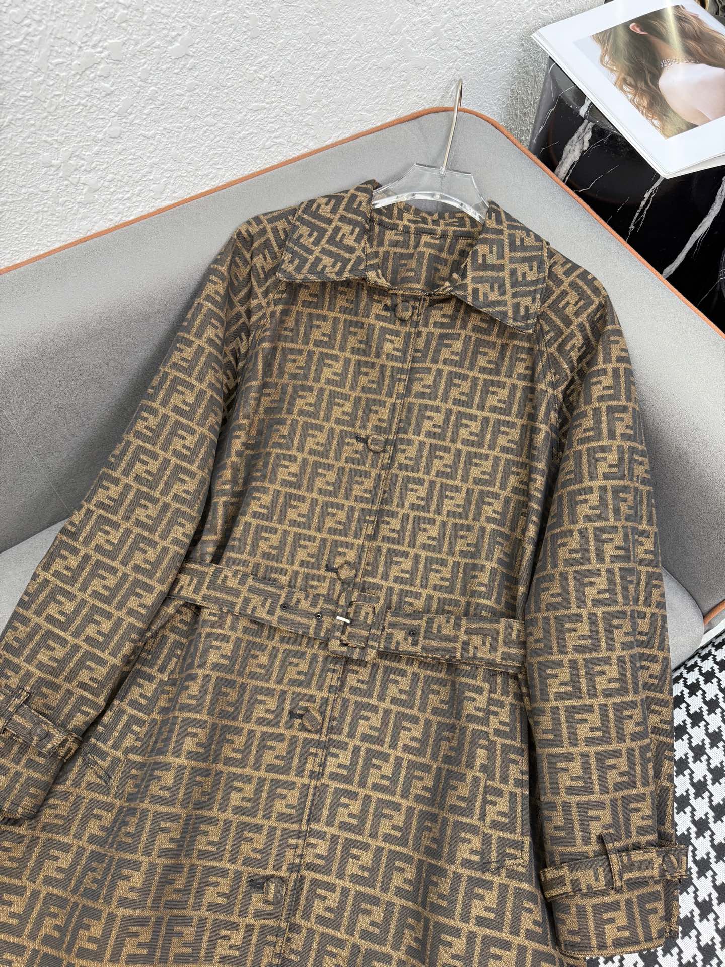 F Long trench coat 1825090910
