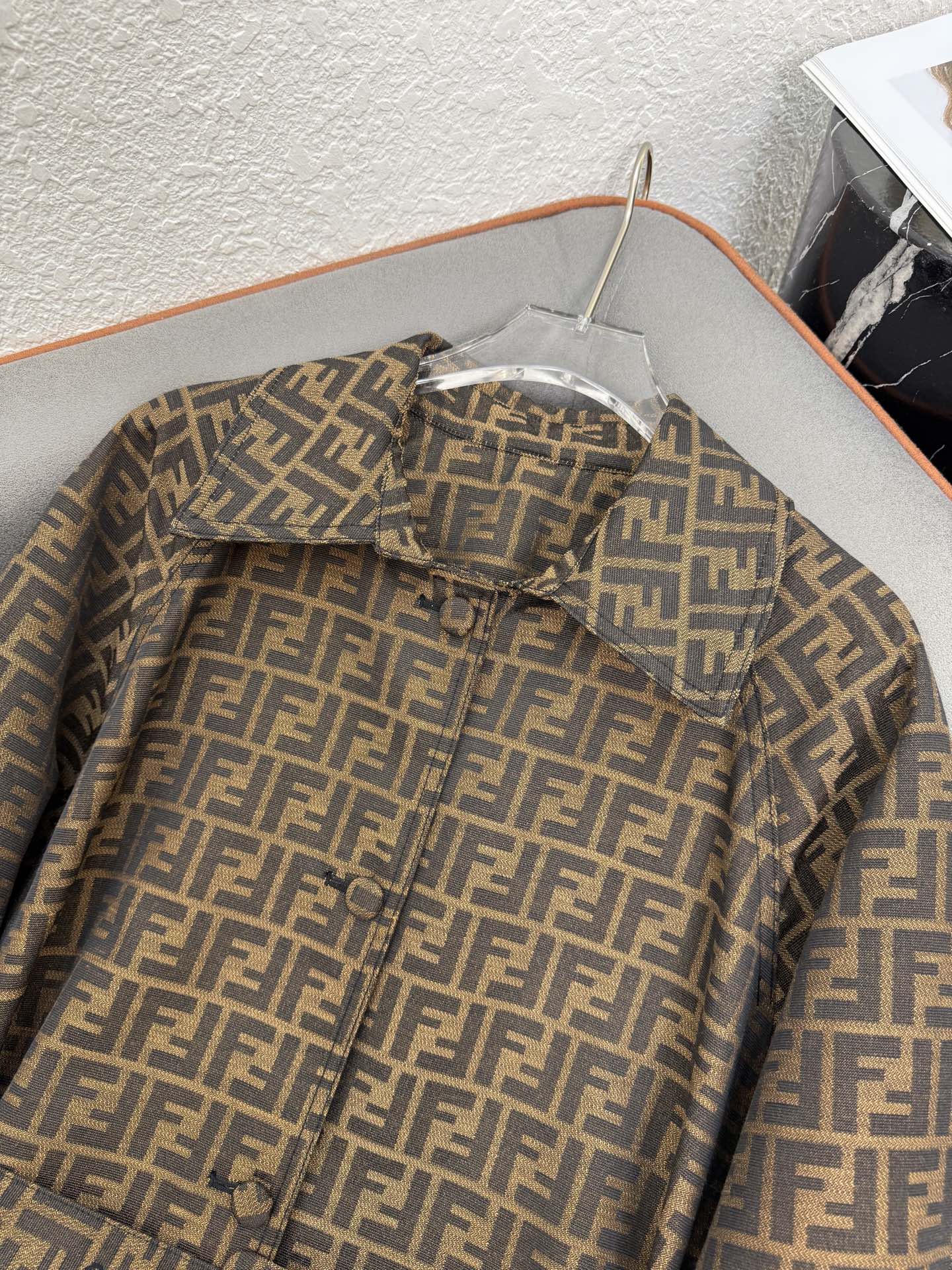 F Long trench coat 1825090910