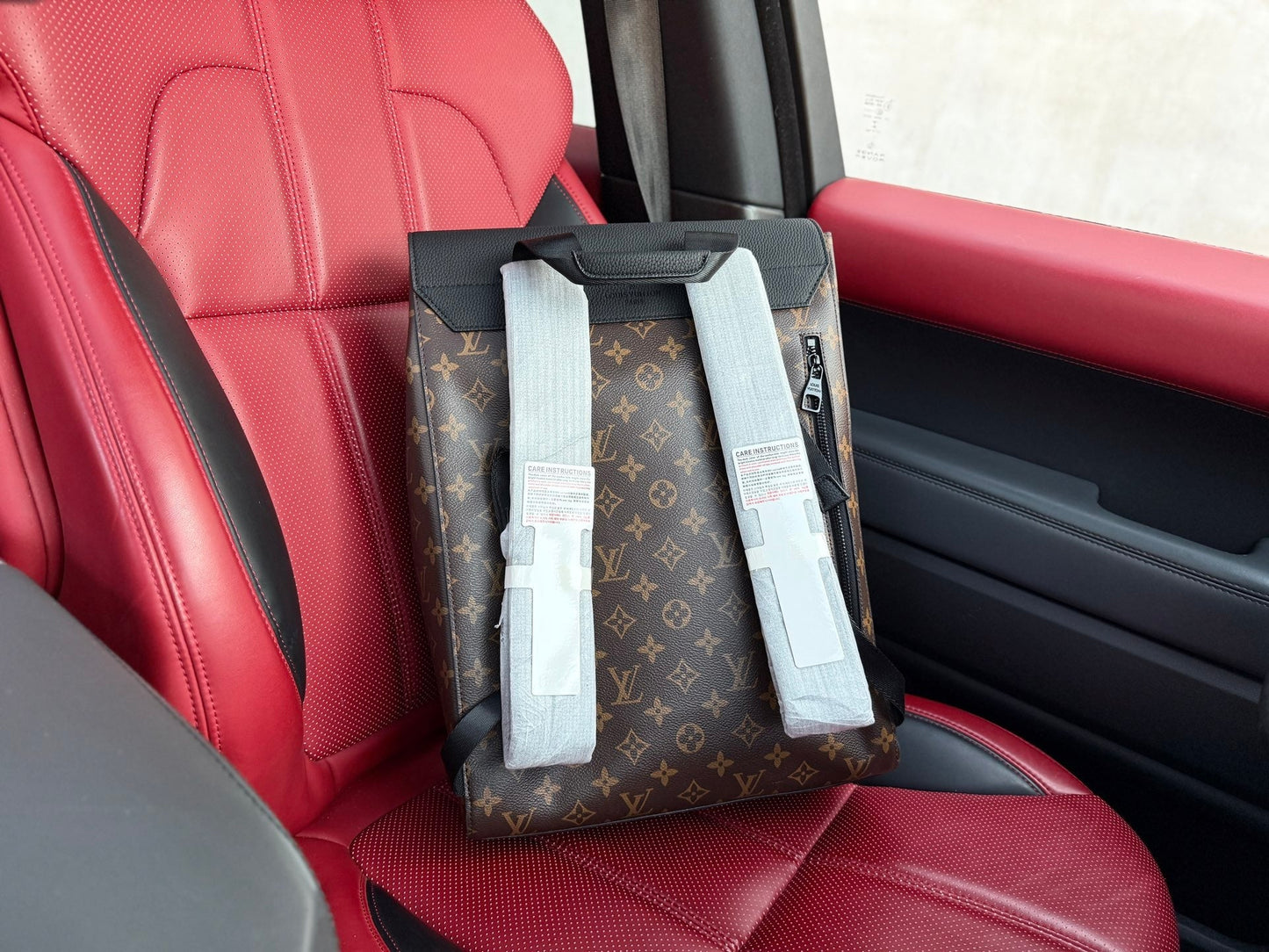 LV Backpack 1825052314