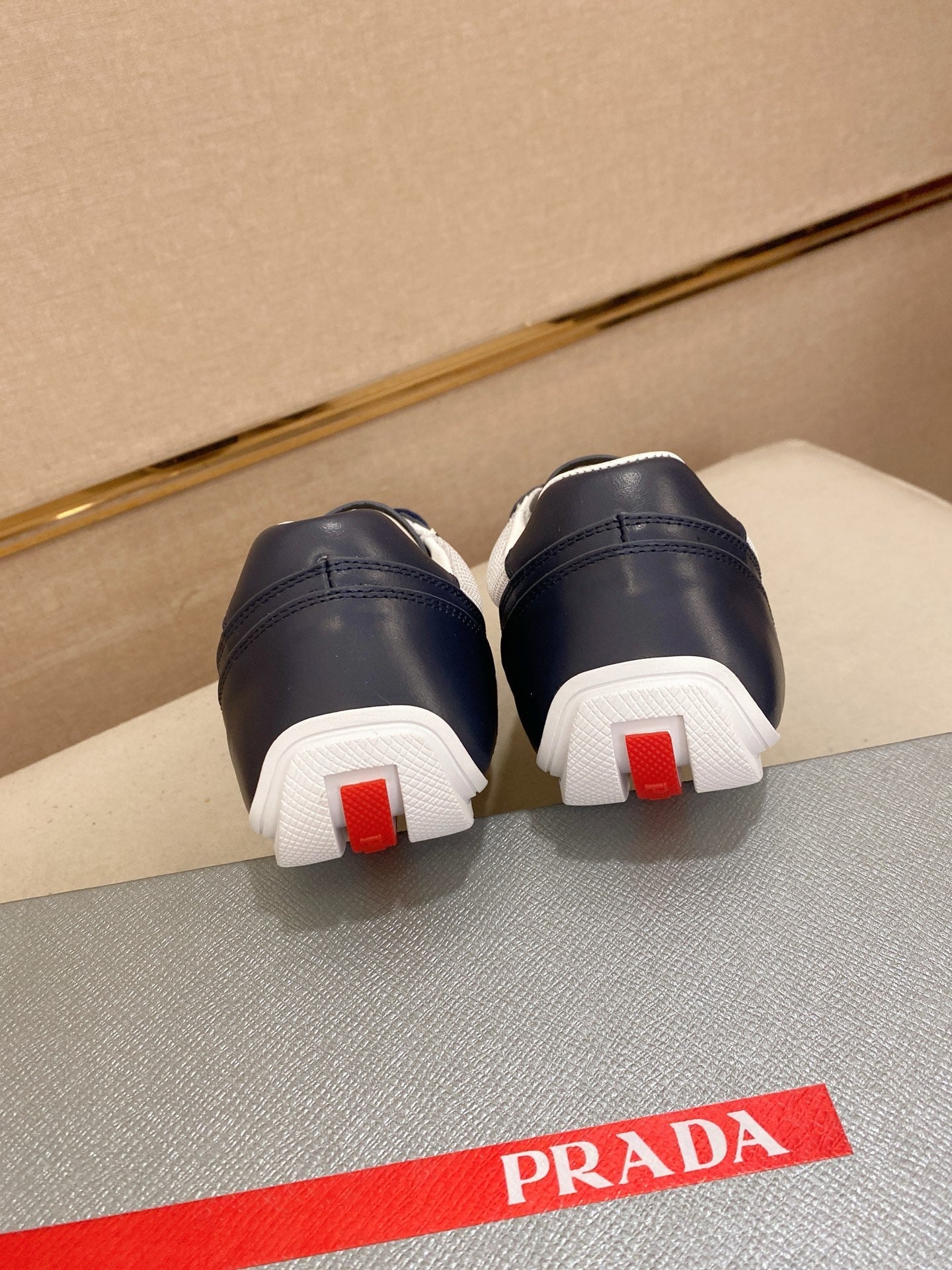 PR  sneakers 1825052022