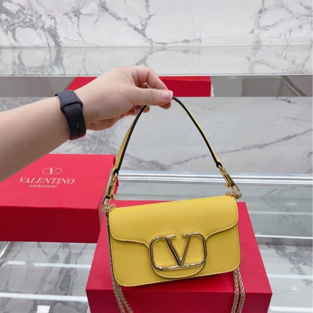 Gold Label V logo small square bag PD0620230802
