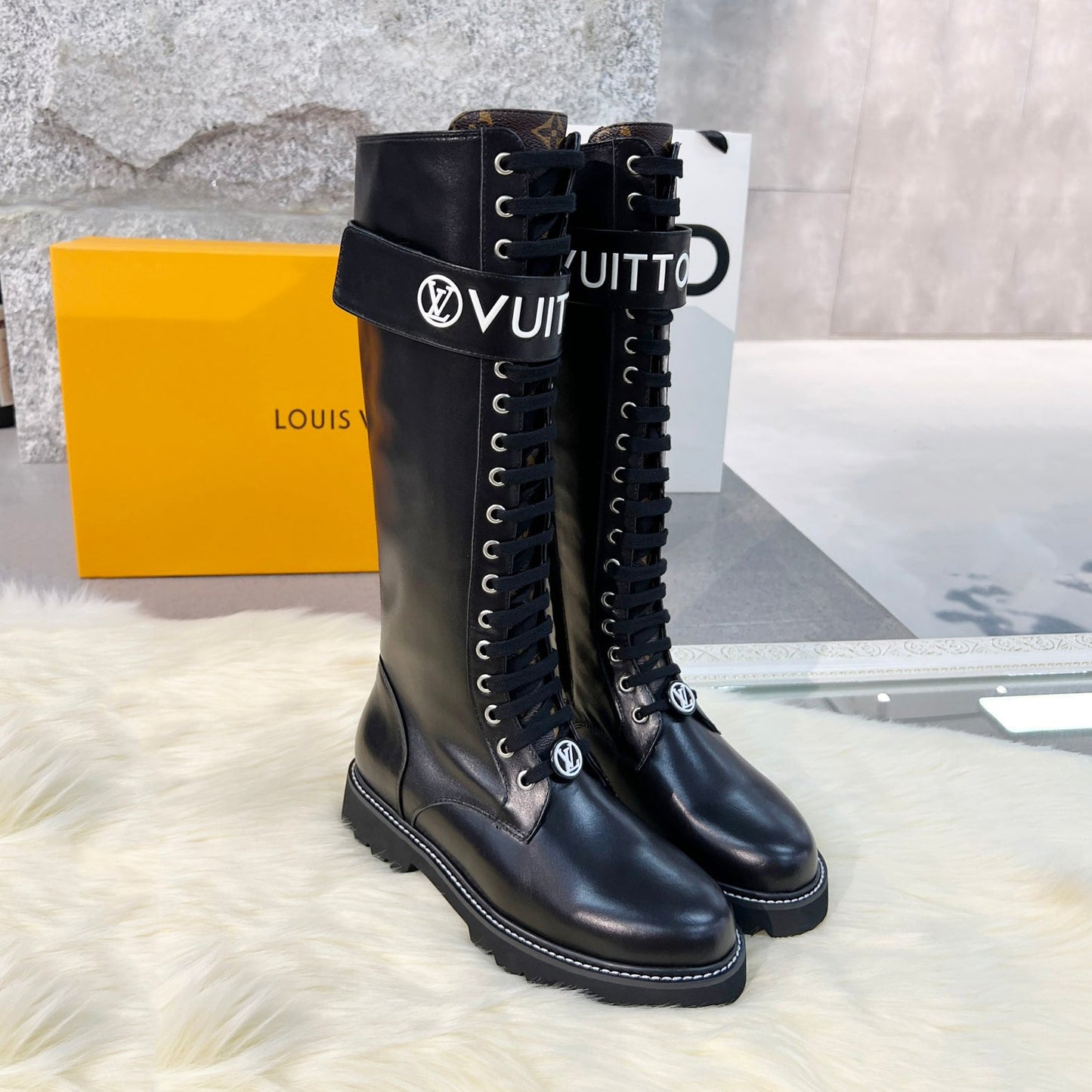 LV 24 autumn and winter adjustable Velcro boots 1824112601
