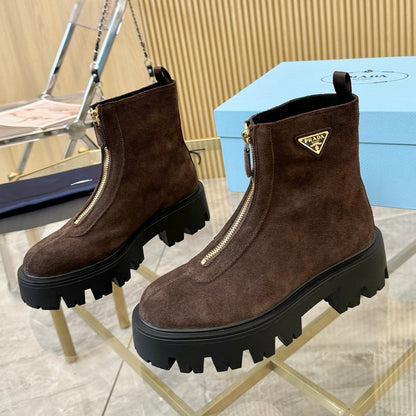 Classic Triangle Label One-Step Women's Short Boots 1025091201