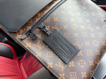 LV Backpack 1825052314