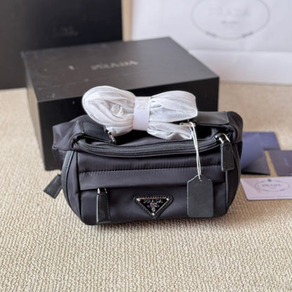 PR Nylon Messenger Bag 1825022008