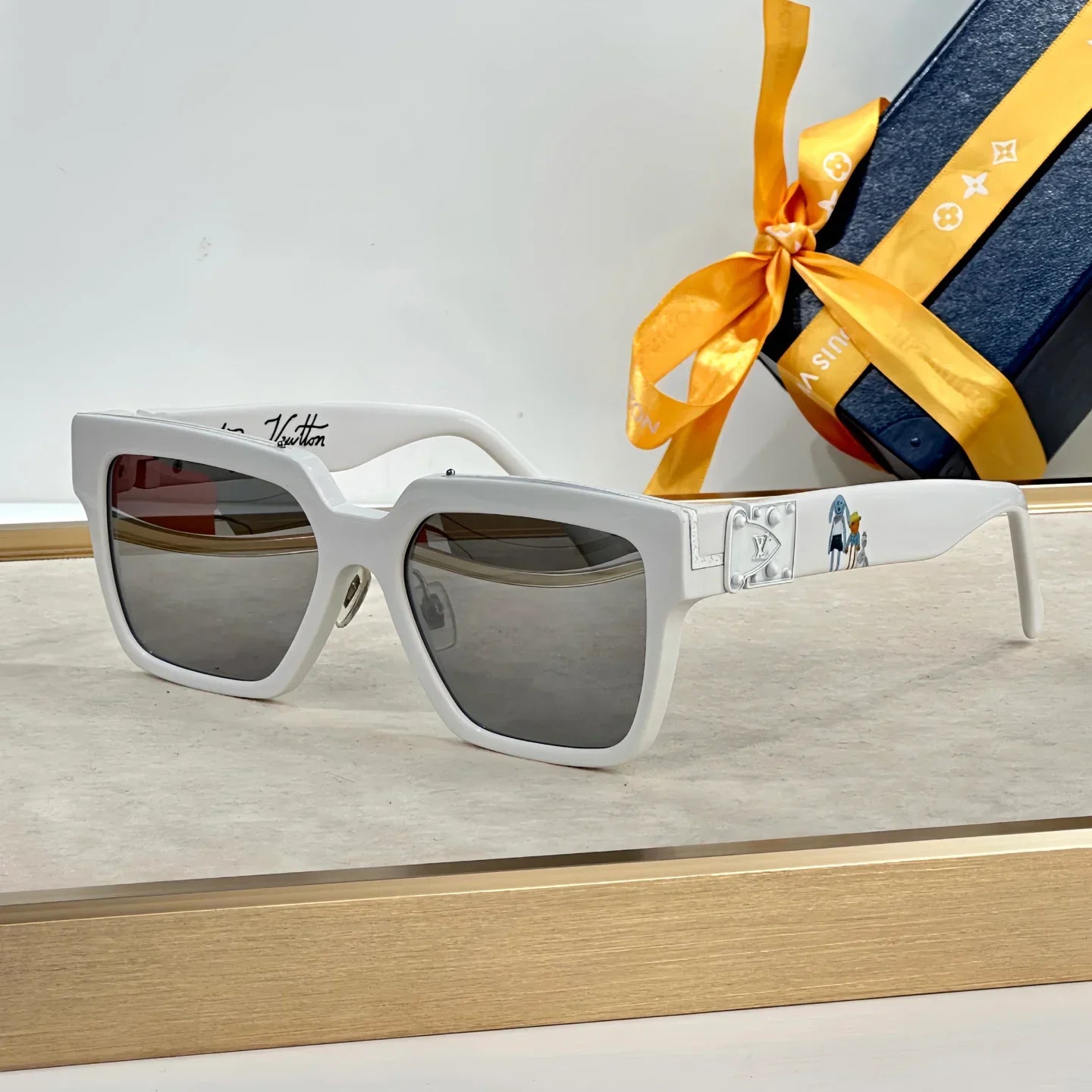 Luxury Fashion Sunglasses 1025030622