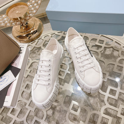 New fashionable and versatile thick-soled sneakers 1024013001