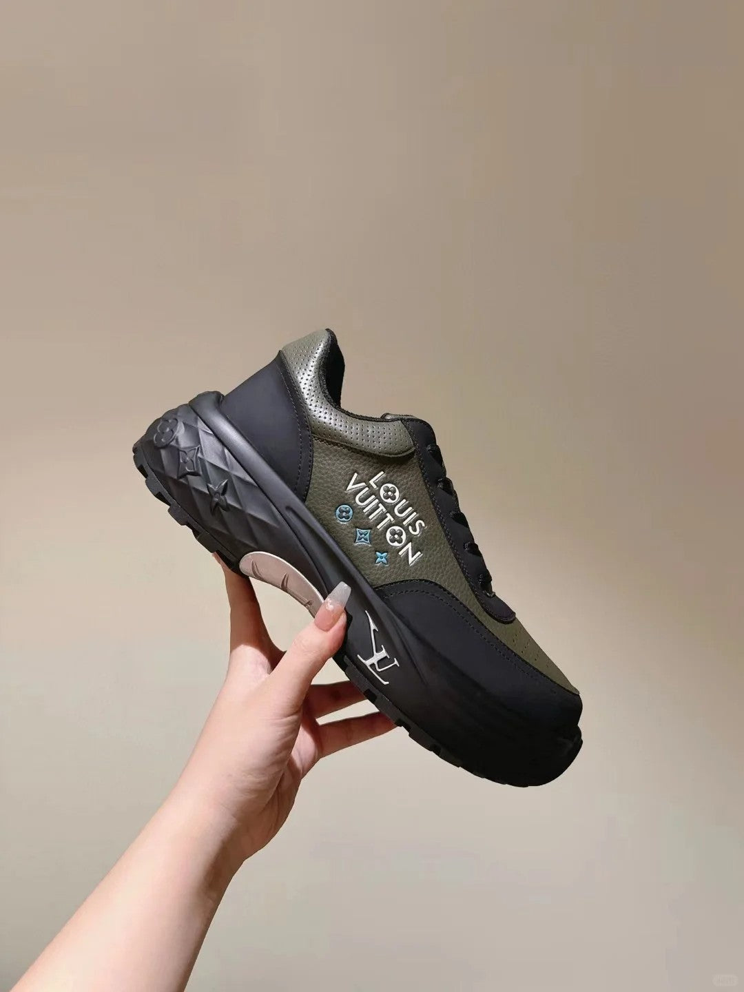 LV DISCOVERY Monk sneakers 1824122703