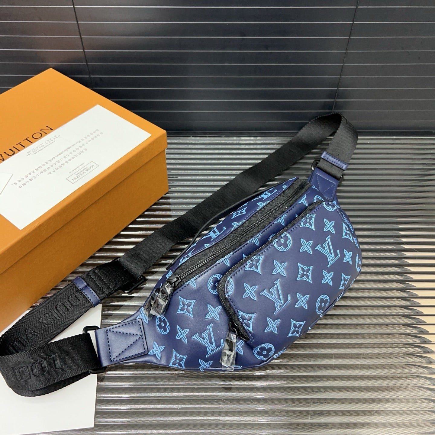 LV Bumbag Crossbody chest bag 1825052311