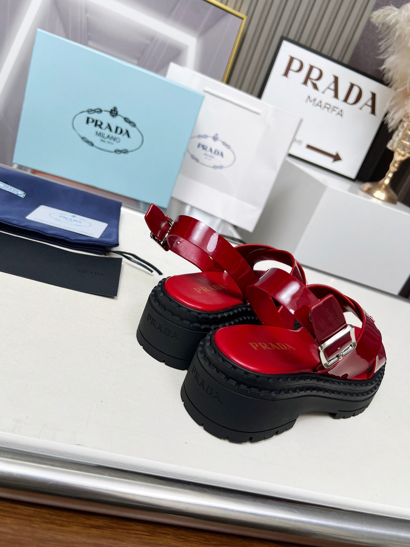 PR sandals 1825051905