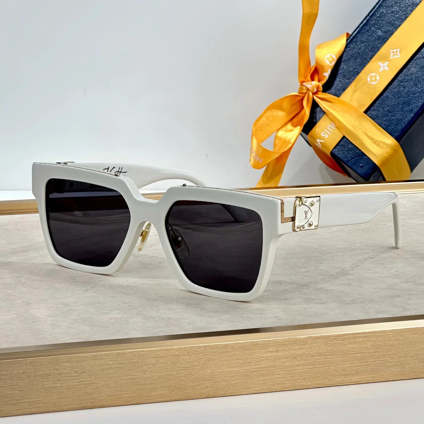 Luxury Fashion Sunglasses 1025030622