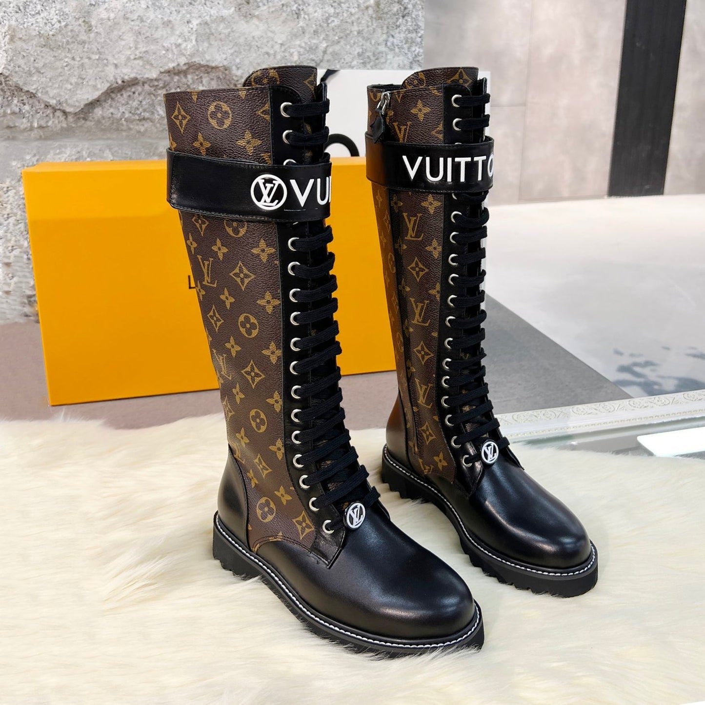 LV 24 autumn and winter adjustable Velcro boots 1824112601