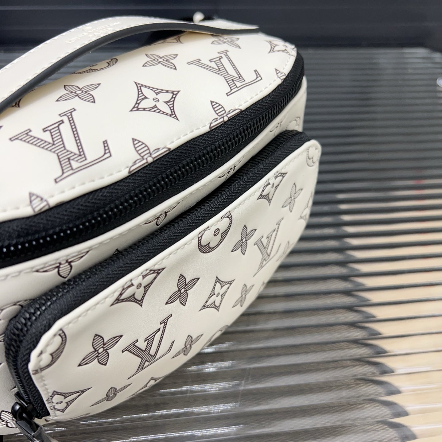 LV Bumbag Crossbody chest bag 1825052311