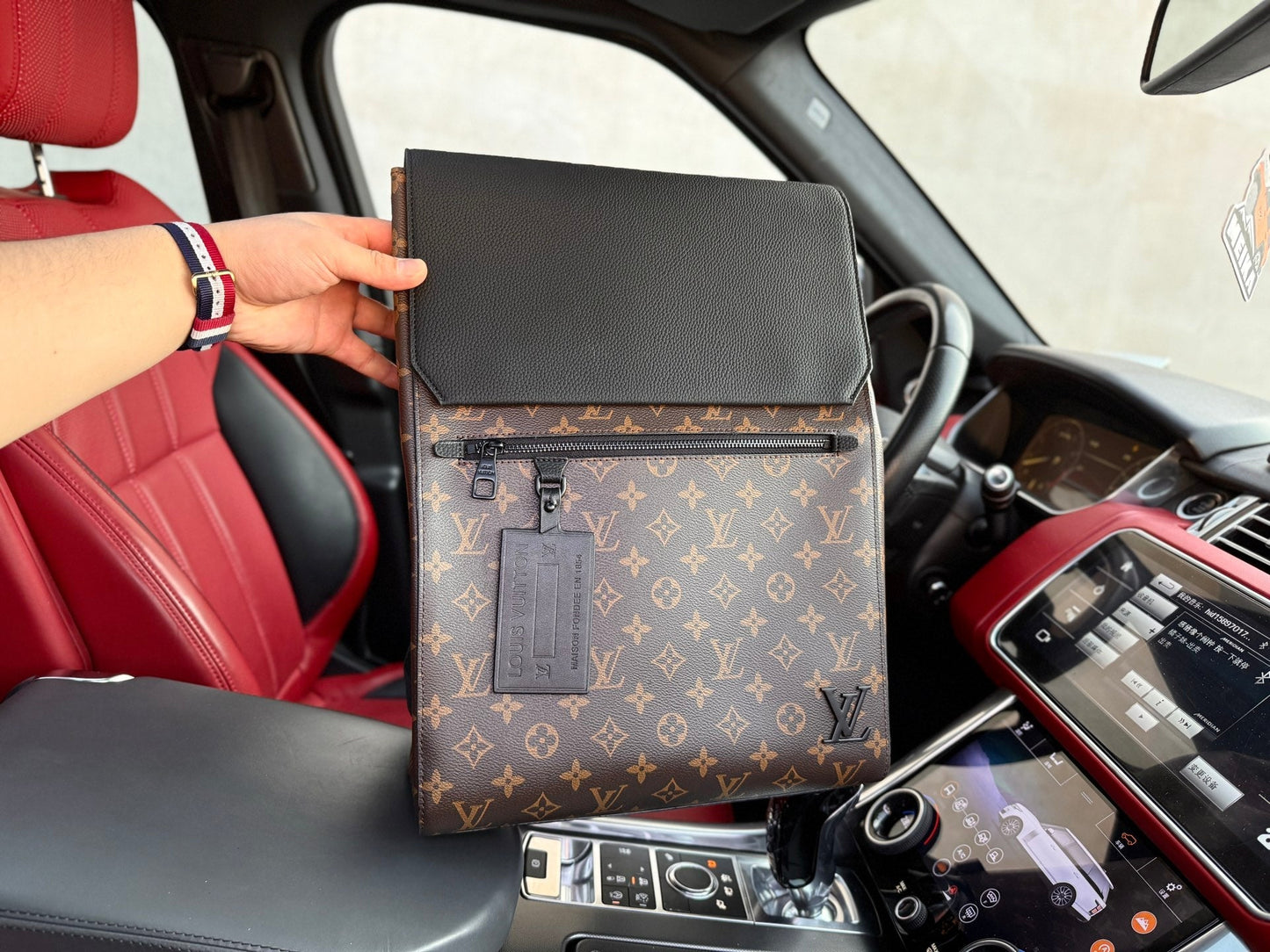 LV Backpack 1825052314