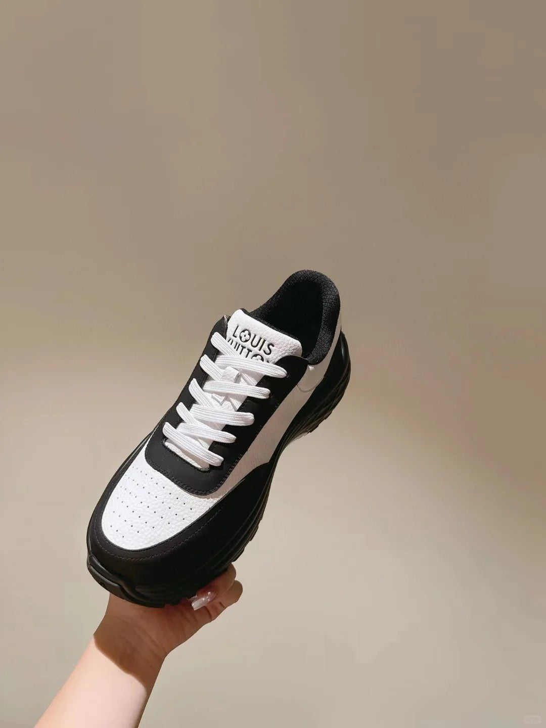 LV DISCOVERY Monk sneakers 1824122703