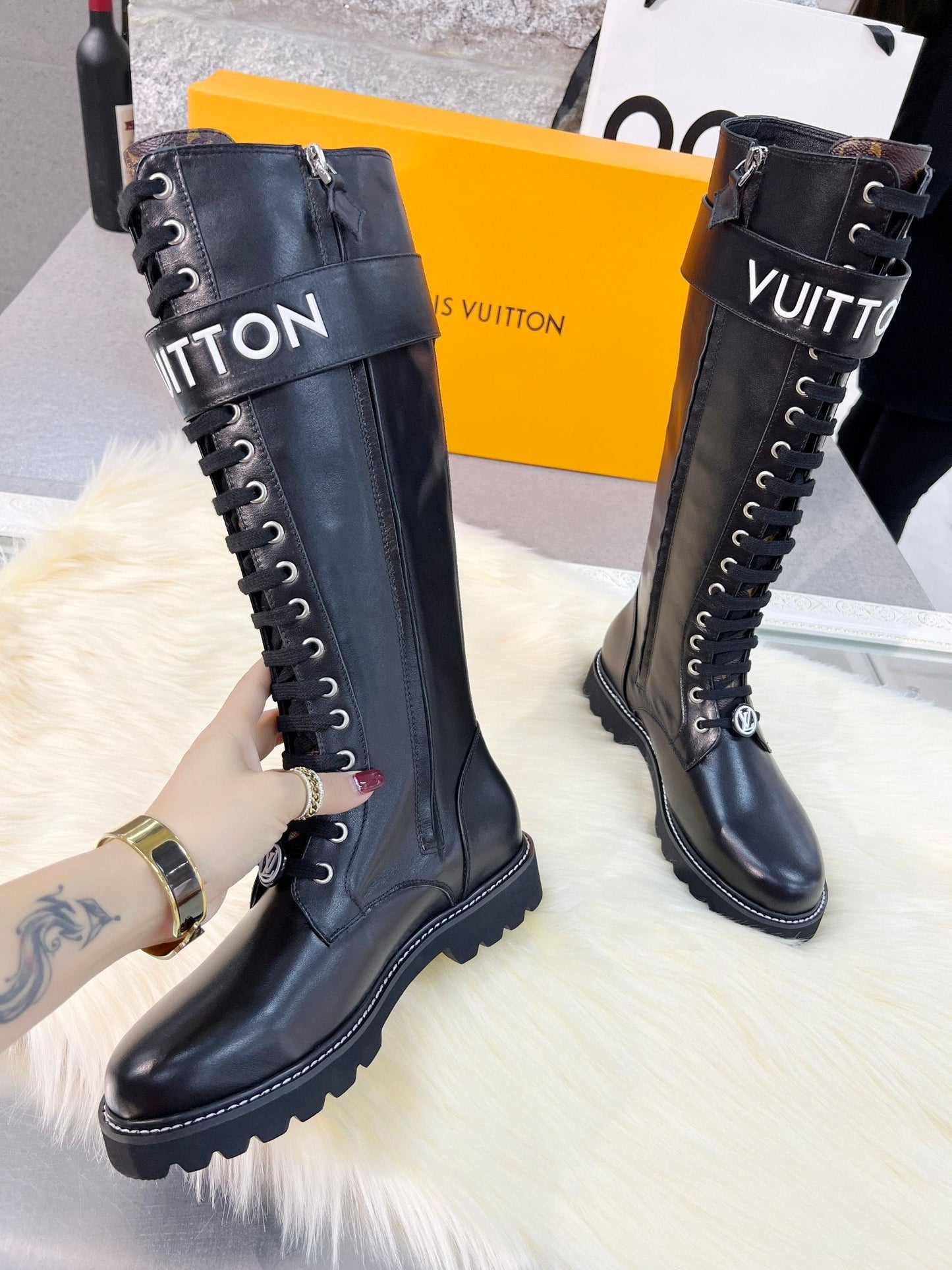 LV 24 autumn and winter adjustable Velcro boots 1824112601