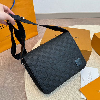 Square pattern messenger bag 1824061104