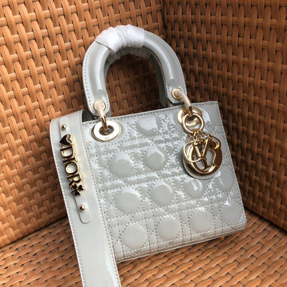 Classic patent-leather Diana bag XC16053102