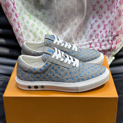 L Embossed Casual Sneakers 1824070205