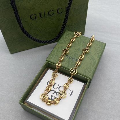 G Metal necklace