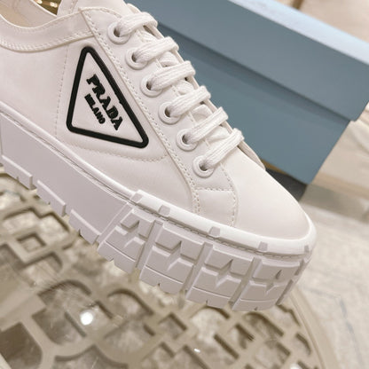 New fashionable and versatile thick-soled sneakers 1024013001