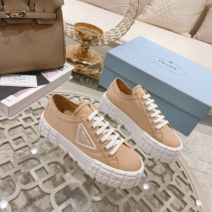 New fashionable and versatile thick-soled sneakers 1024013001