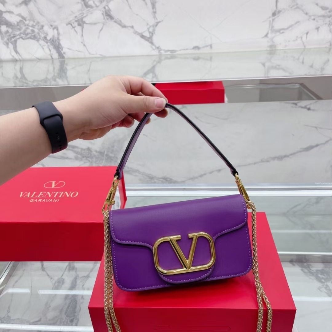 Gold Label V logo small square bag PD0620230802