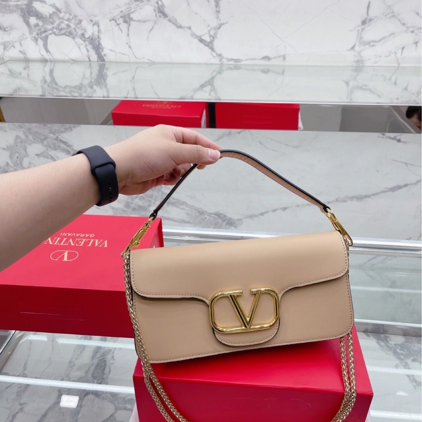 Gold Label V logo small square bag PD0620230802