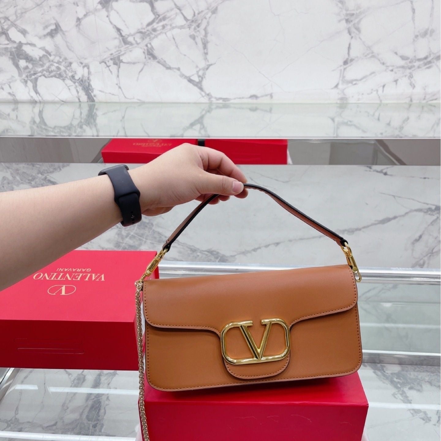 Gold Label V logo small square bag PD0620230802