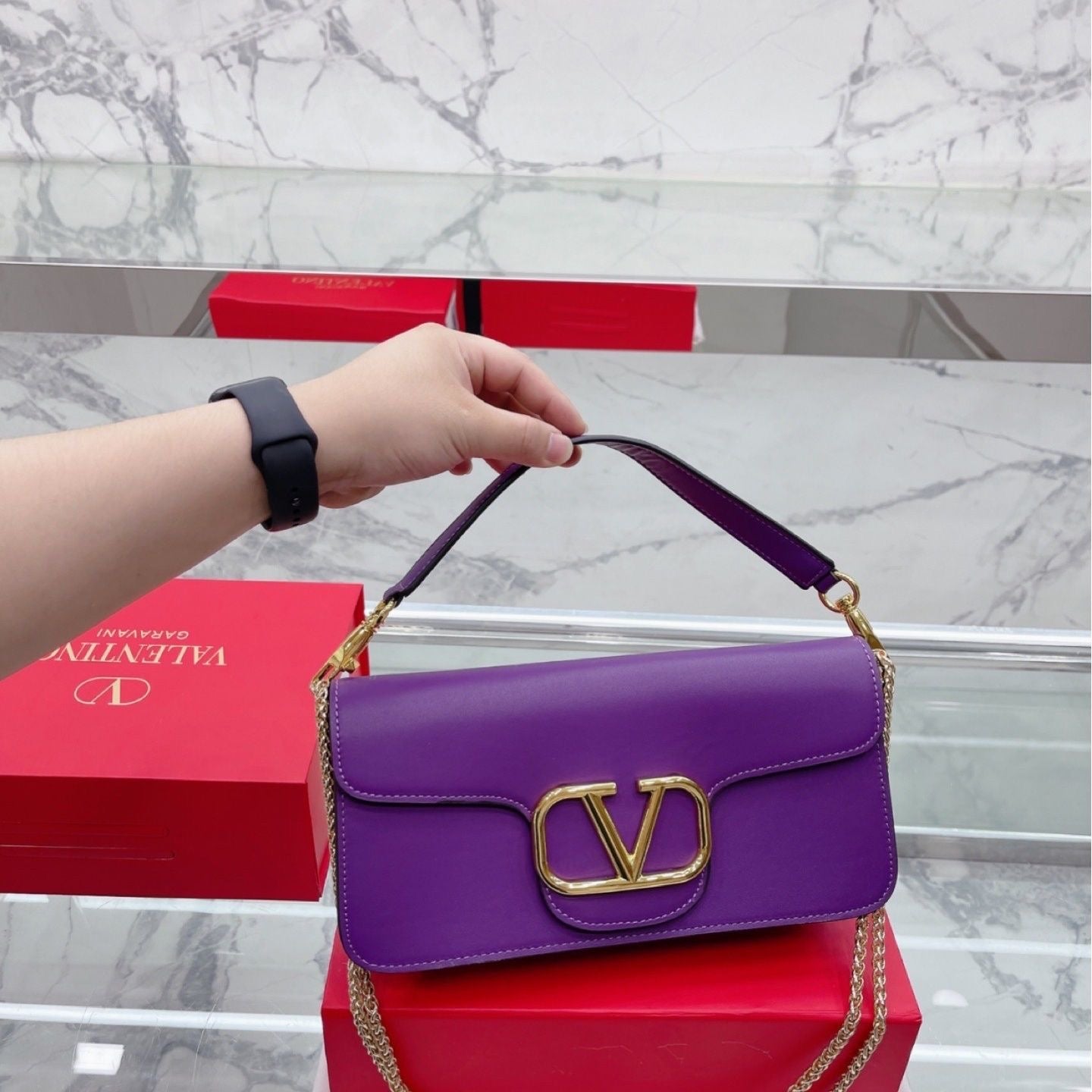 Gold Label V logo small square bag PD0620230802