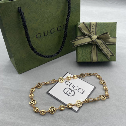 G Metal necklace