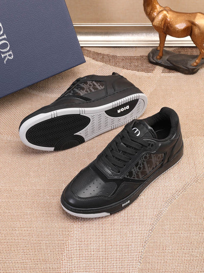 CD B27 Low Top Oblique Sneaker 1825052704