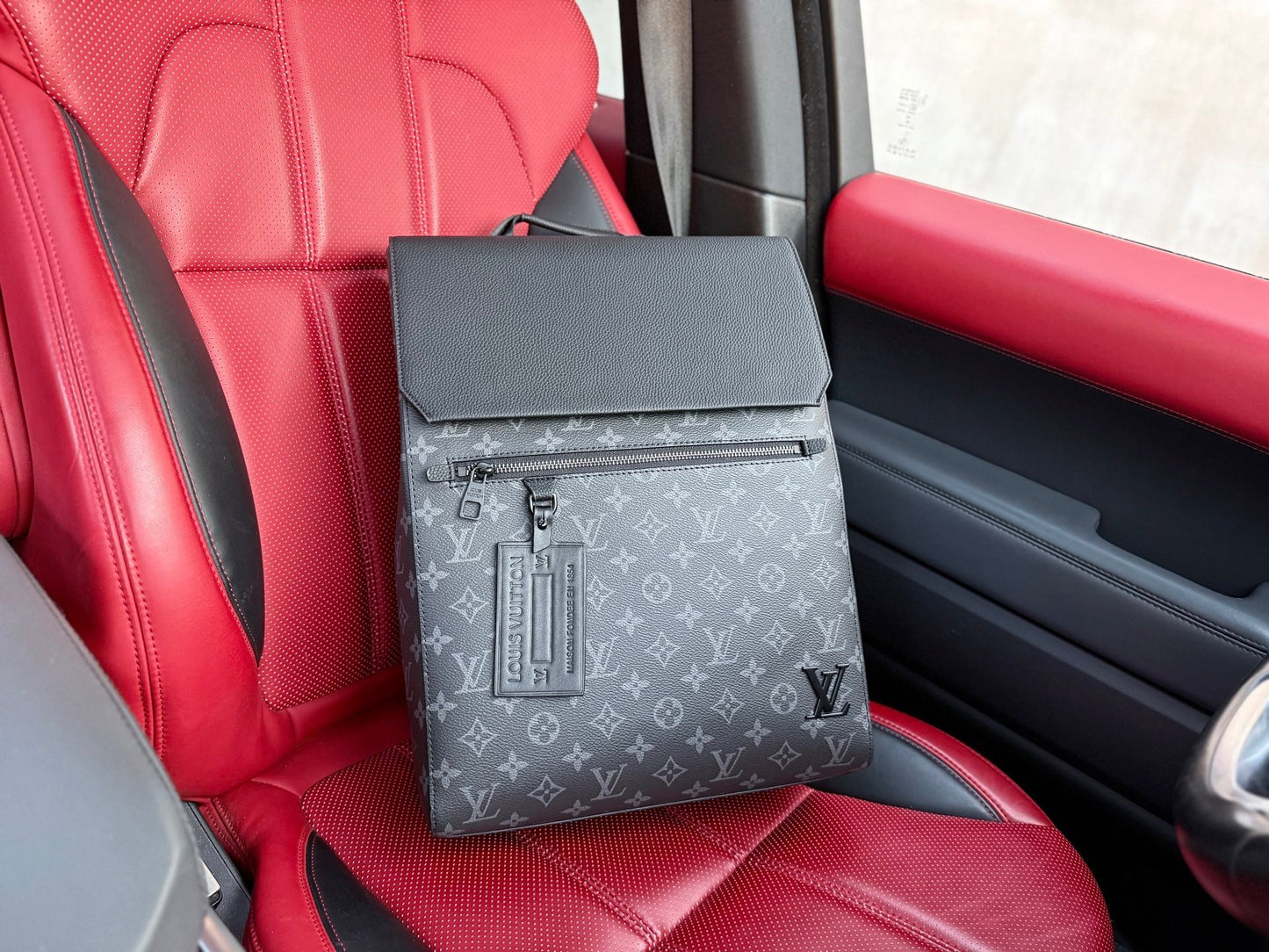 LV Backpack 1825052314