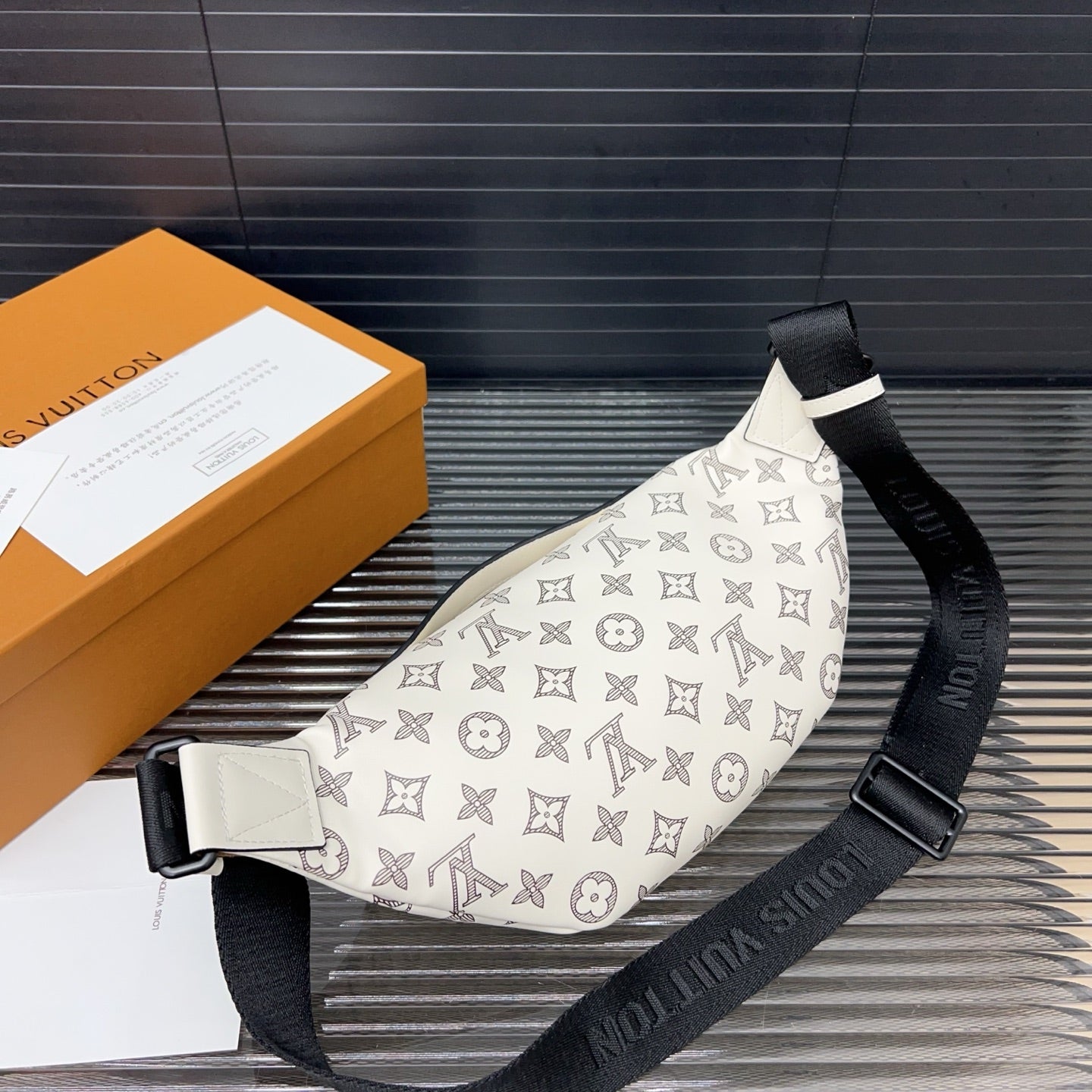 LV Bumbag Crossbody chest bag 1825052311