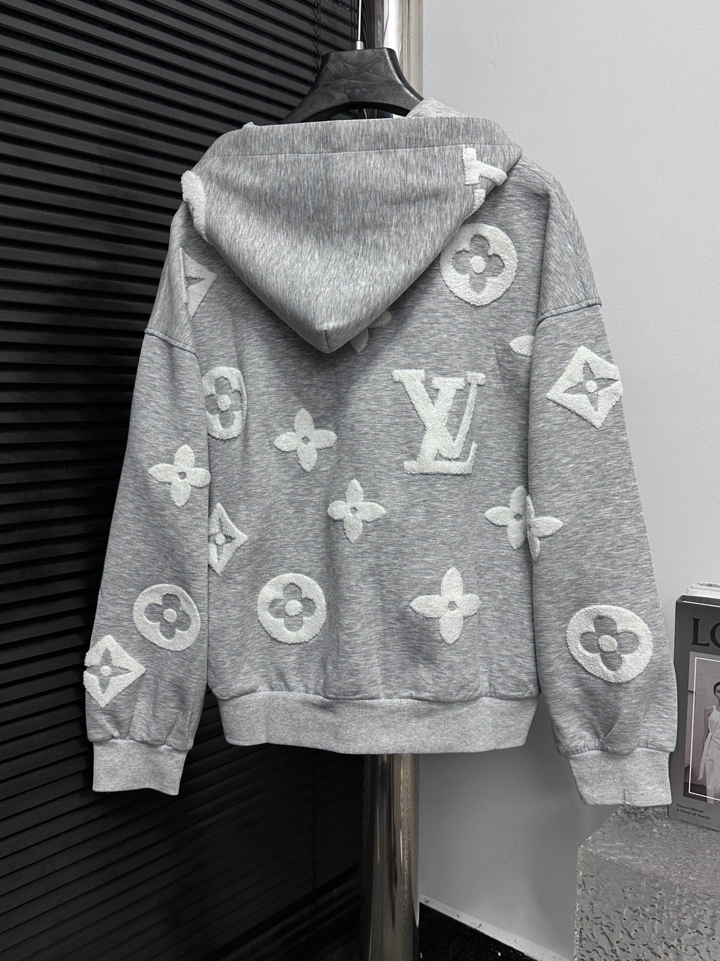V Towel embroidery zipper hooded jacket for men and women 1825090909